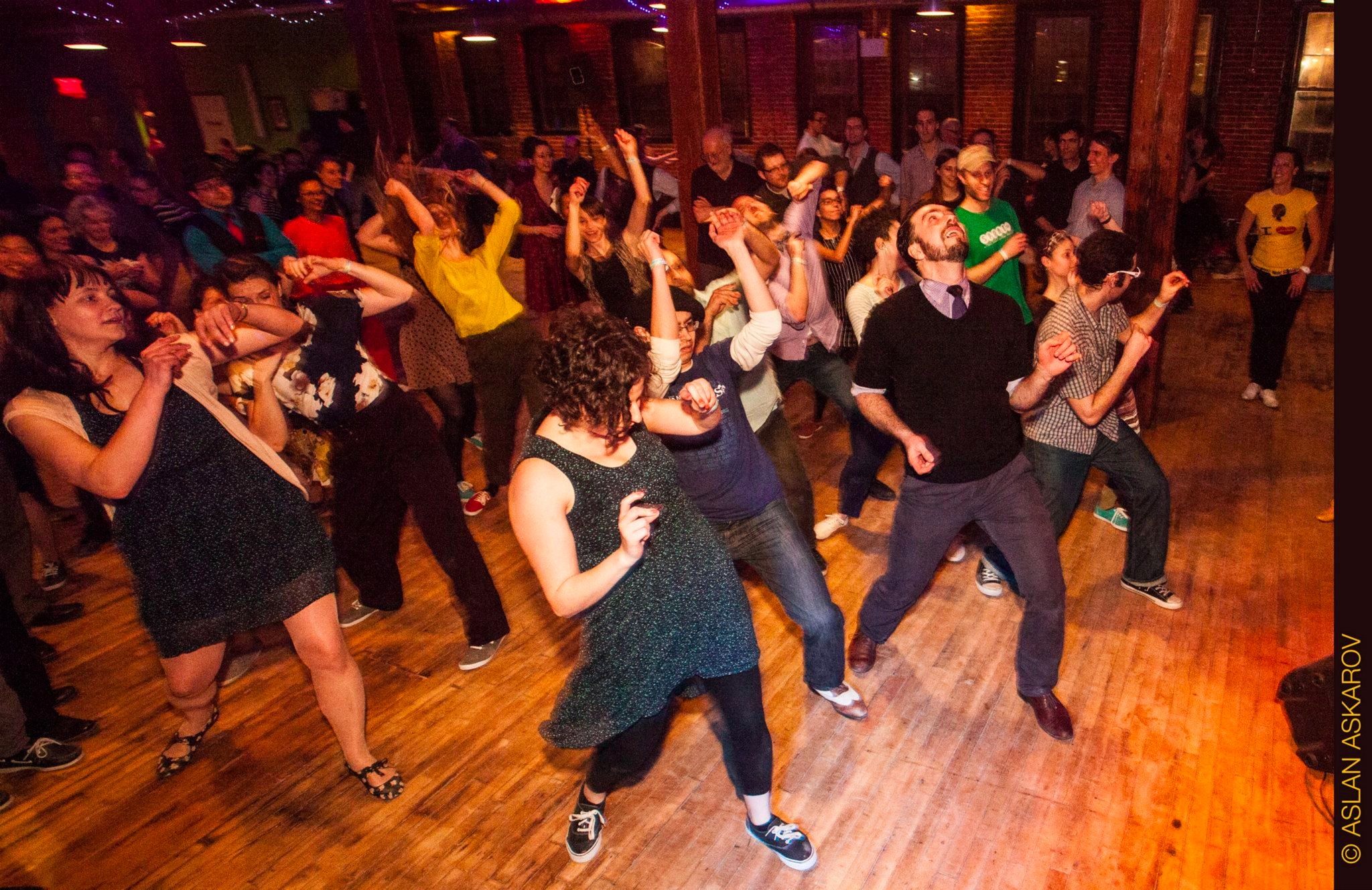 Boston Swing Central Friday Night Swing Dance & Lindy Hop Dancing in